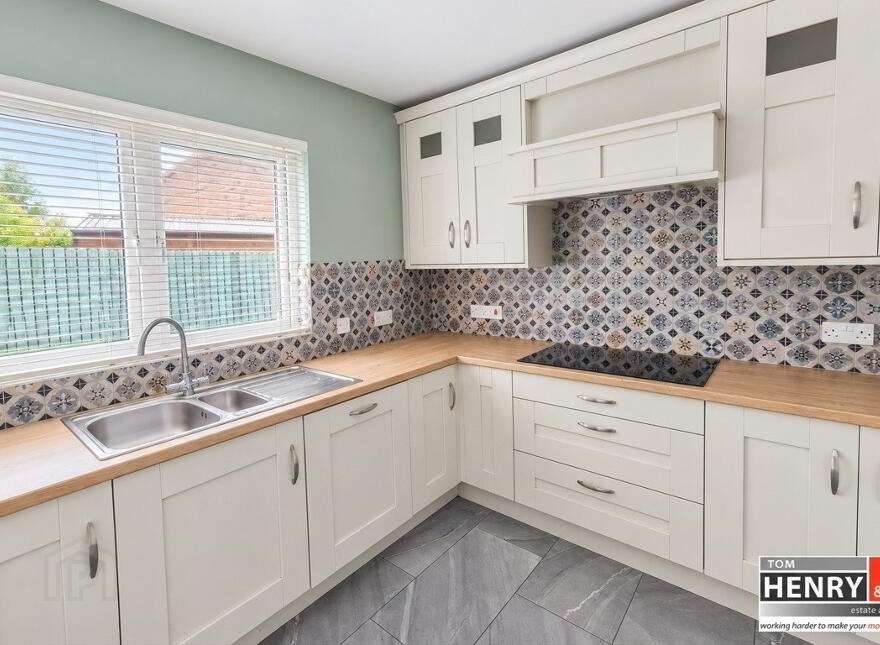 25 Hollyfields, Old Eglish Road, Dungannon, BT71 7BH
