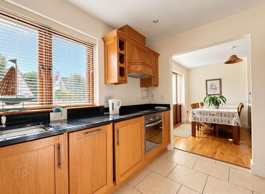 29 Páirc Na Fána, Union Hall, P81AK15