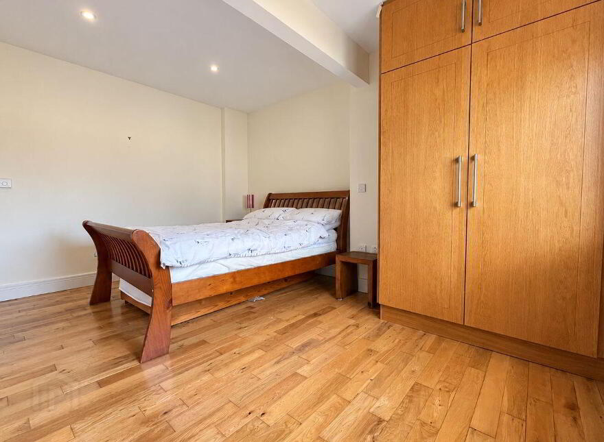 29 Páirc Na Fána, Union Hall, P81AK15