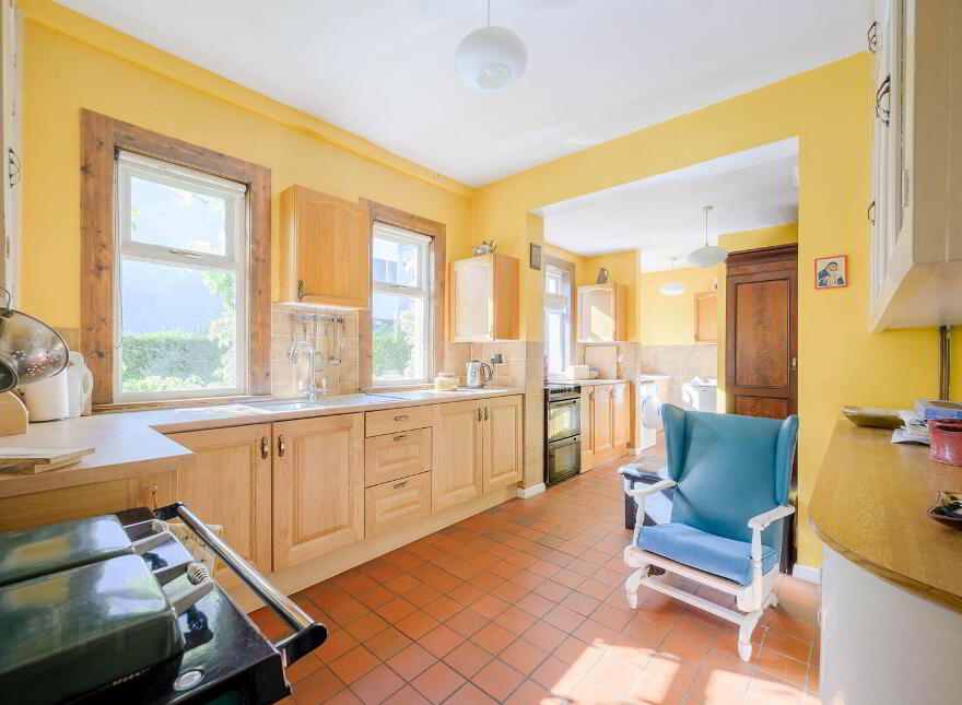 33 Knock Road, Belfast, BT5 6LA