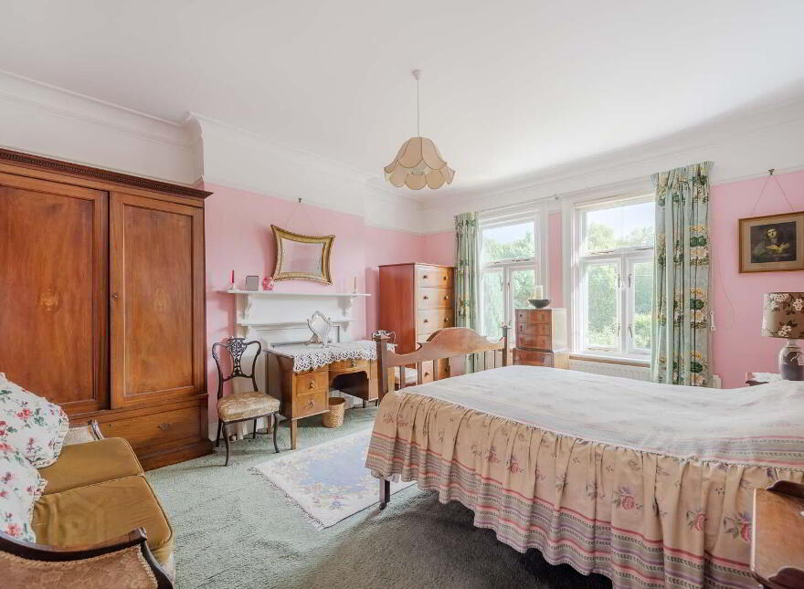 33 Knock Road, Belfast, BT5 6LA