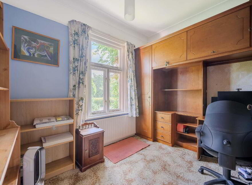 33 Knock Road, Belfast, BT5 6LA