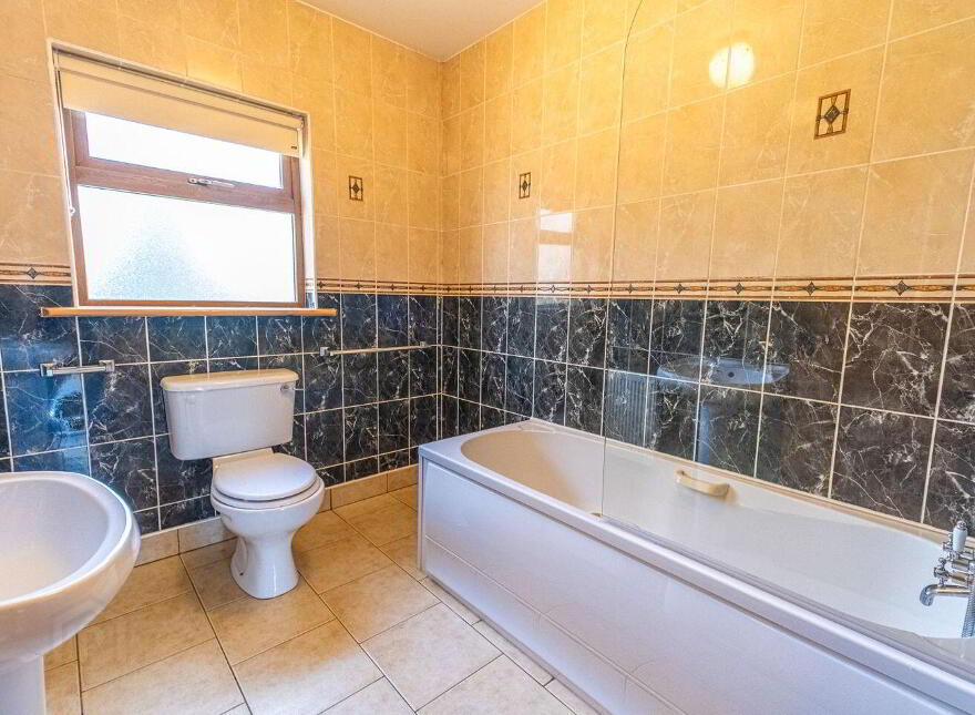 17 Loughan Hill, Drumlish, N39X622