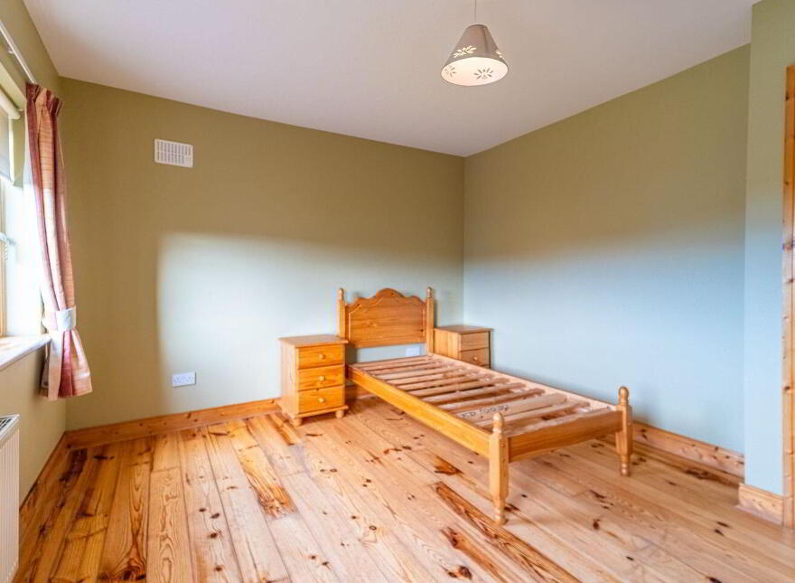 17 Loughan Hill, Drumlish, N39X622
