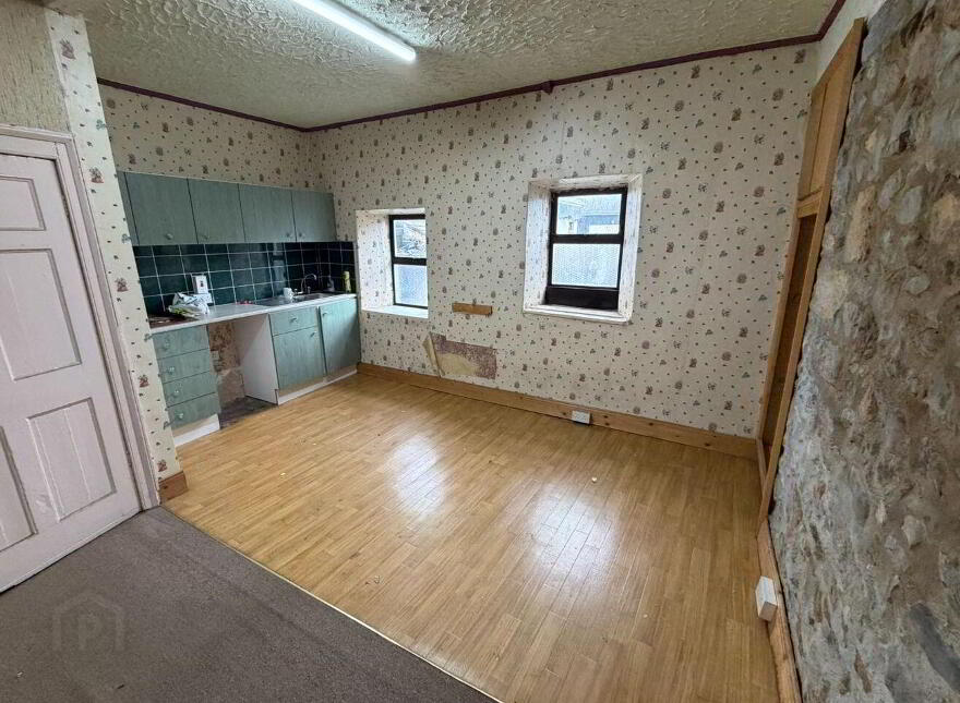 Maiden Street, Newcastle West, V42VN28