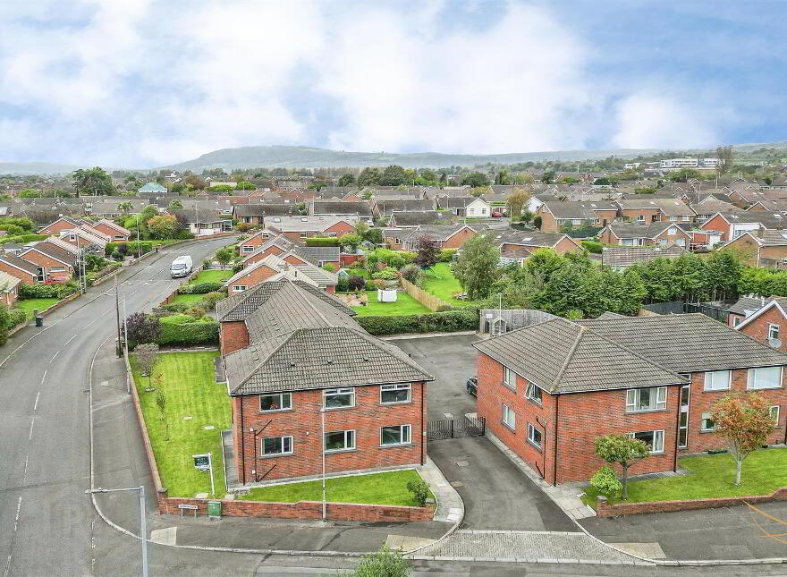 5 Carrickburn Court, Carrickfergus, BT38 7PQ
