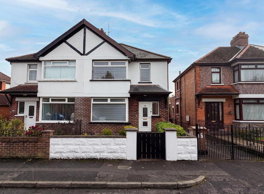 45 Dunkeld Gardens, Belfast, BT14 6NT