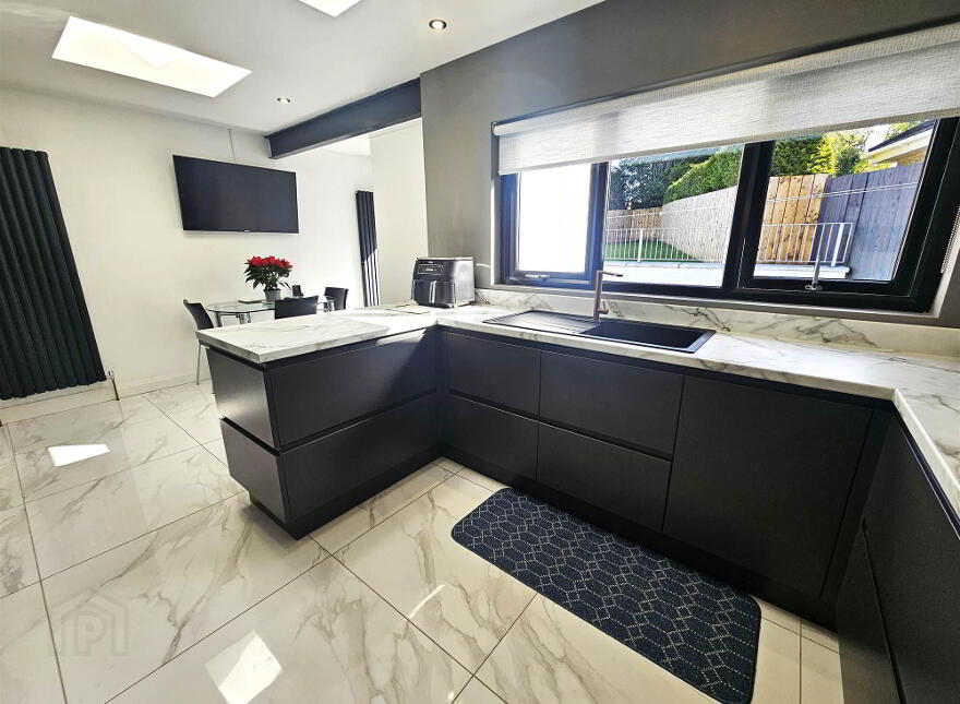 6 Traherne Gardens, Lisburn, BT27 5QW