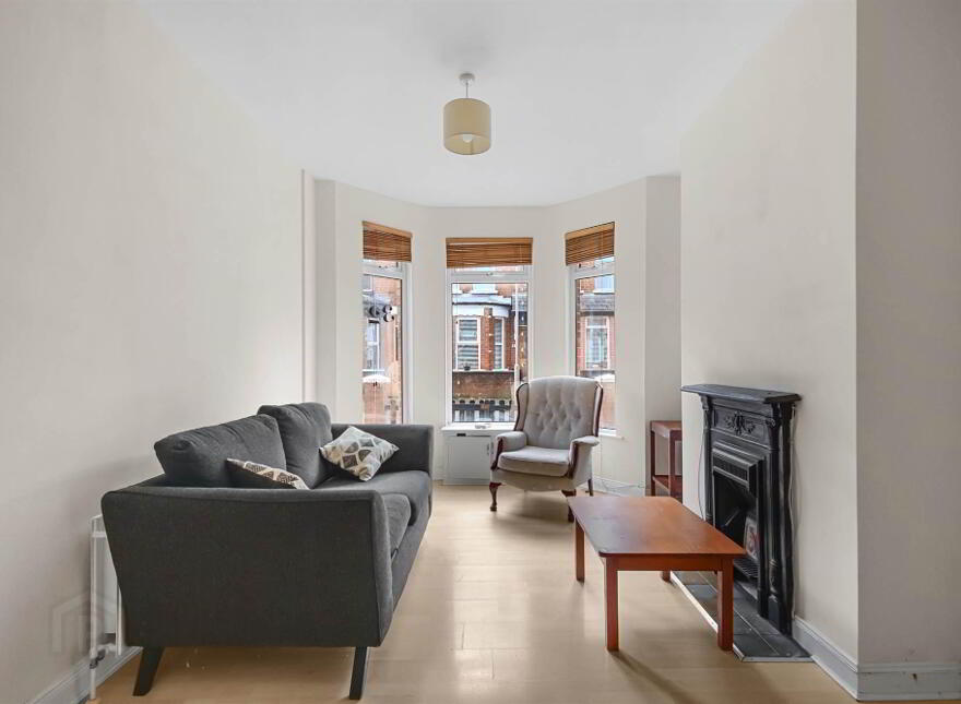 32 Hollycroft Avenue, Belfast, BT5 5JE