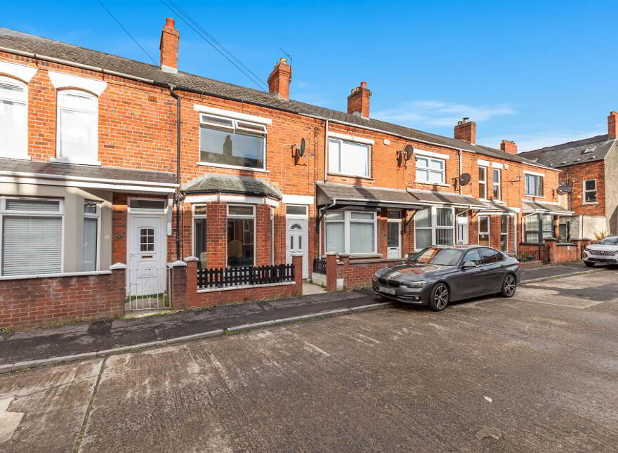 32 Hollycroft Avenue, Belfast, BT5 5JE