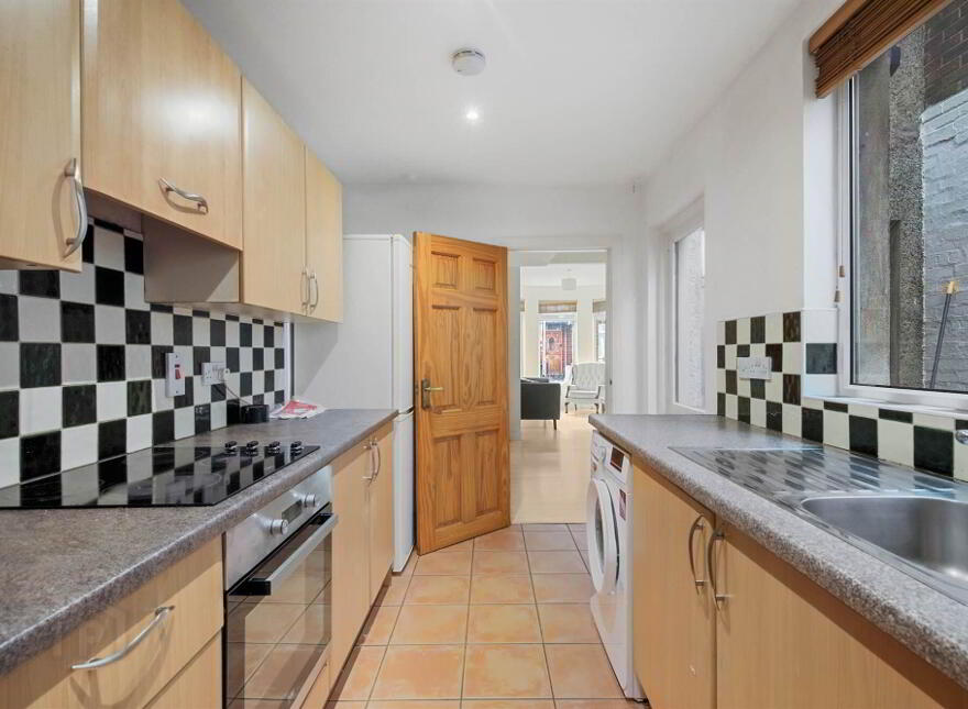 32 Hollycroft Avenue, Belfast, BT5 5JE