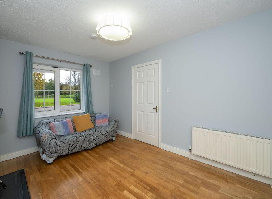 3 The Elms, Classes Lake, Ovens, P31V977