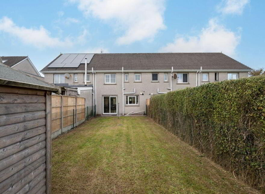 3 The Elms, Classes Lake, Ovens, P31V977