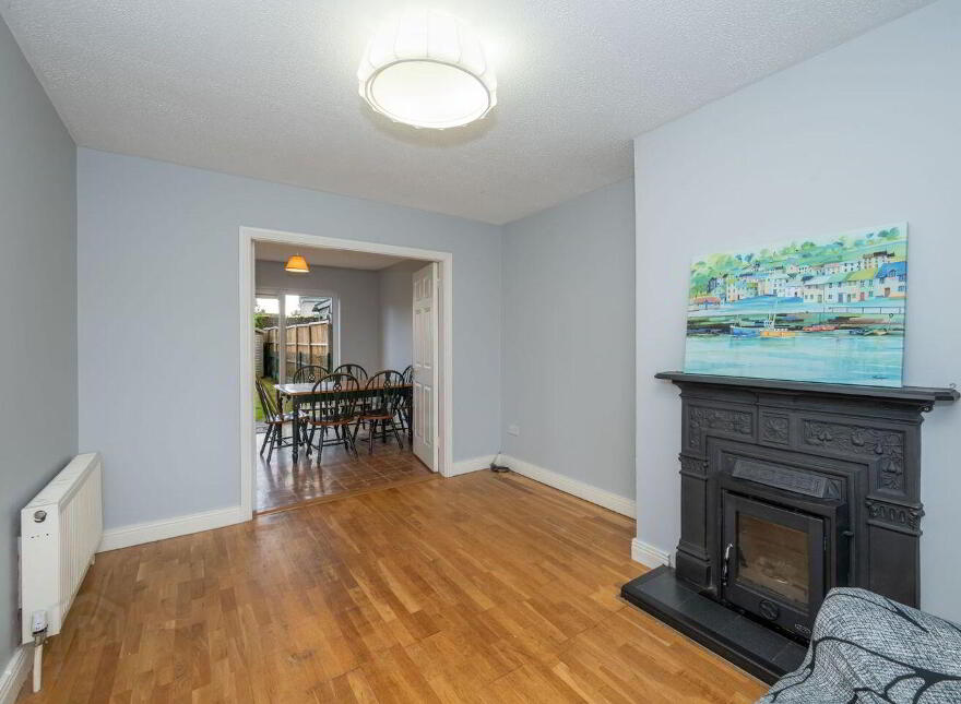 3 The Elms, Classes Lake, Ovens, P31V977