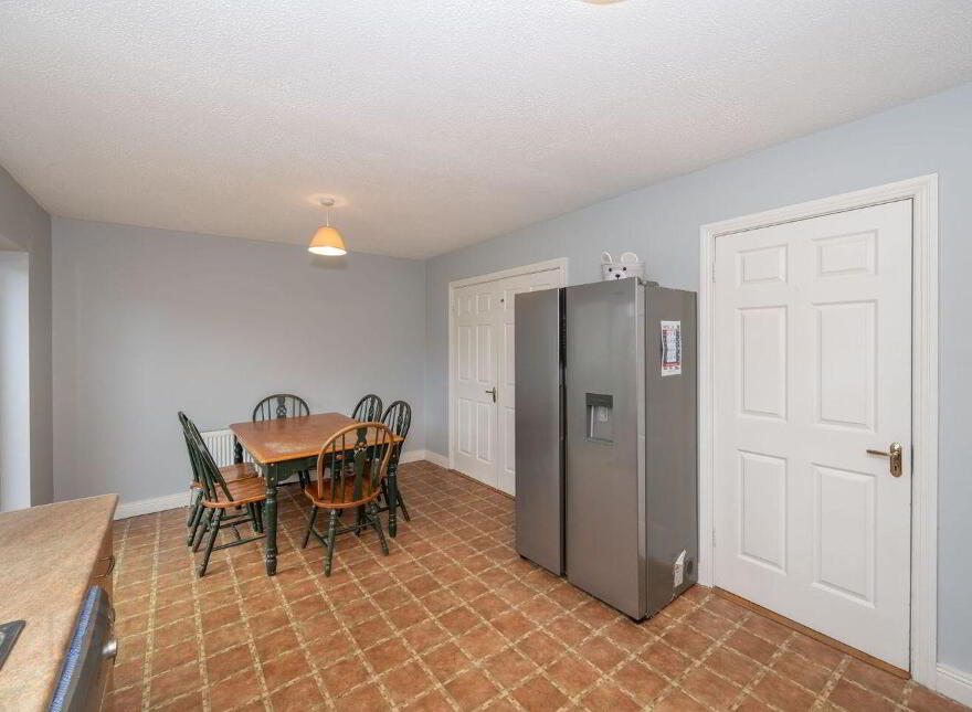 3 The Elms, Classes Lake, Ovens, P31V977