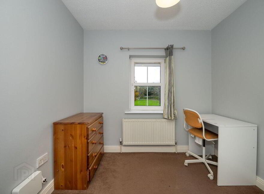 3 The Elms, Classes Lake, Ovens, P31V977