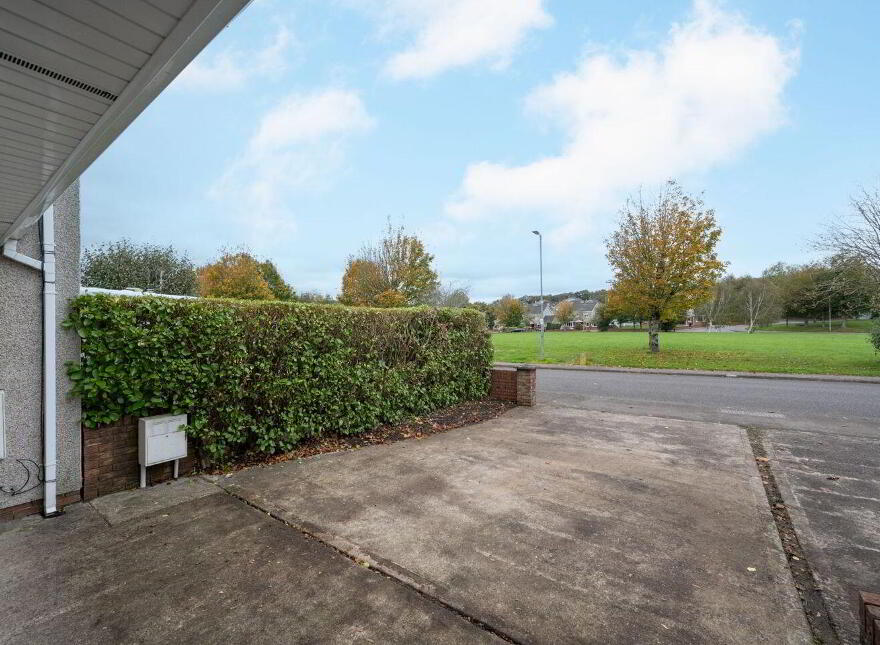 3 The Elms, Classes Lake, Ovens, P31V977