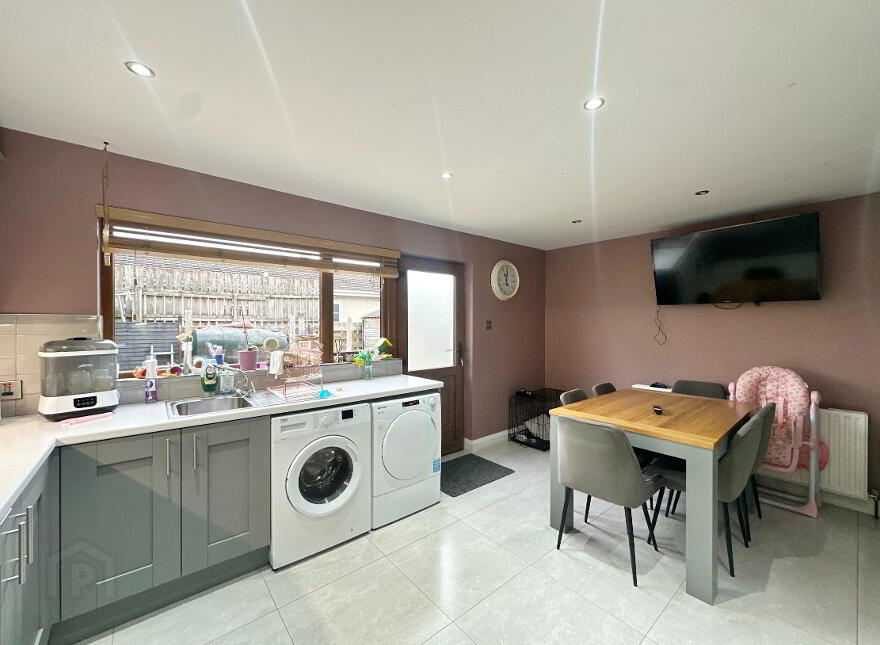 11 Carrick Meadow, Camlogh, Newry, BT35 7LJ