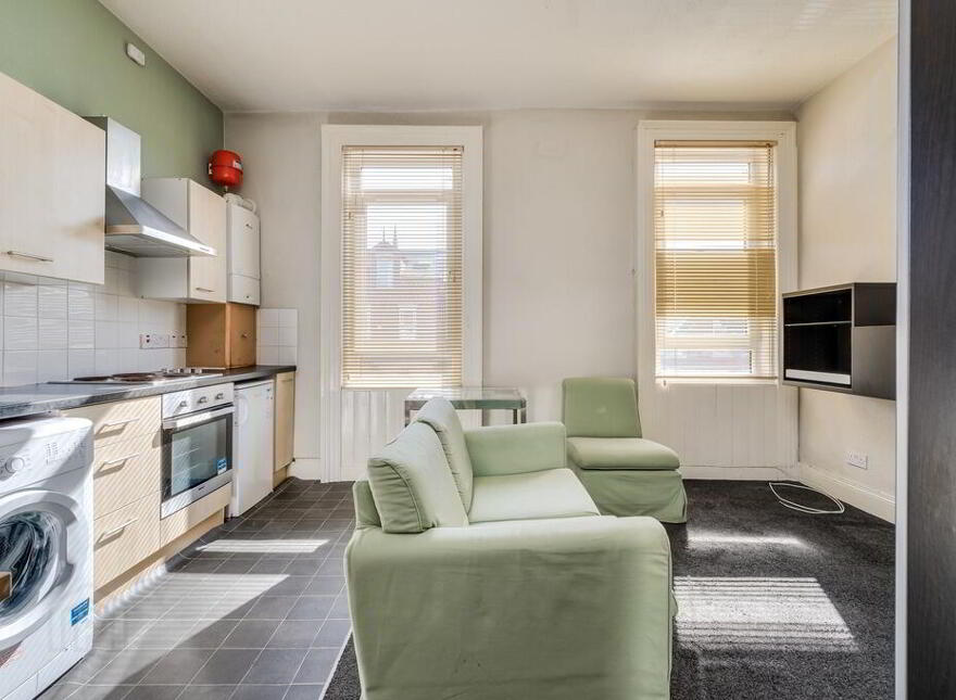 Flat 2, 16 Ireton Street, Belfast, BT7 1LH