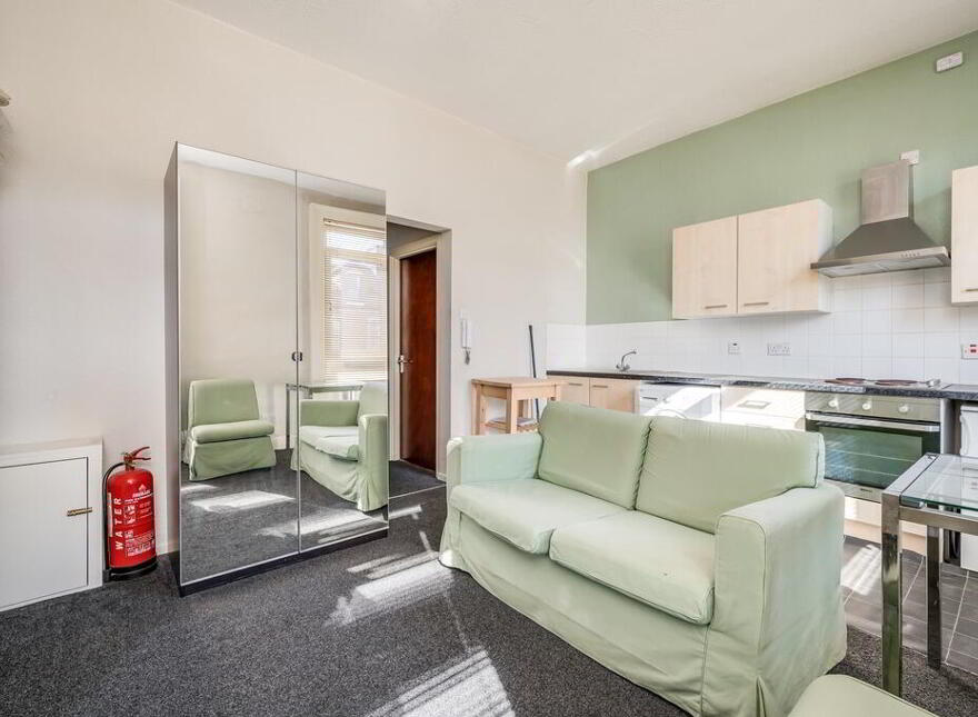 Flat 2, 16 Ireton Street, Belfast, BT7 1LH