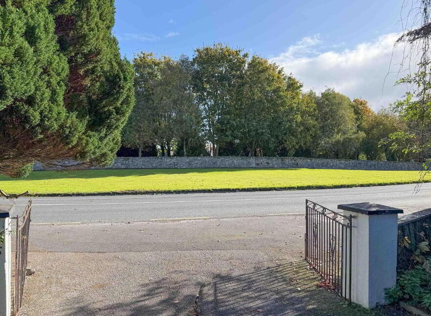 The Green, Holycross, Holycross, E41R250