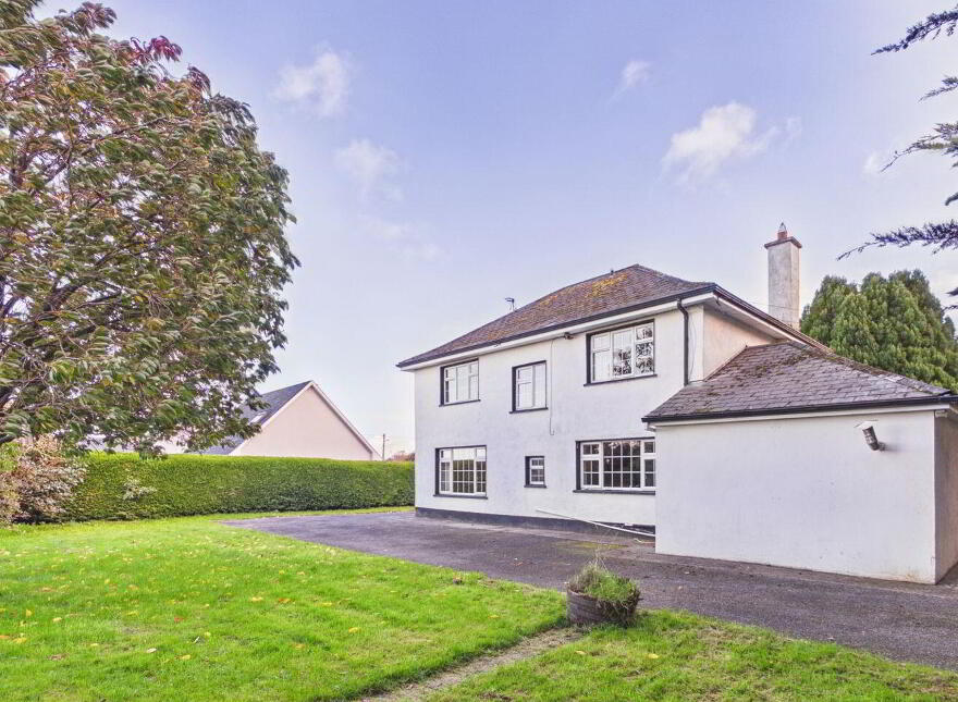 The Green, Holycross, Holycross, E41R250