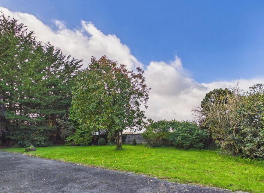The Green, Holycross, Holycross, E41R250
