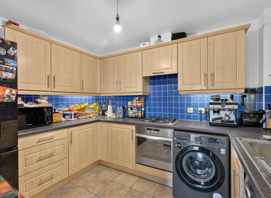 89 Queens Square, Belfast, BT1 3FF