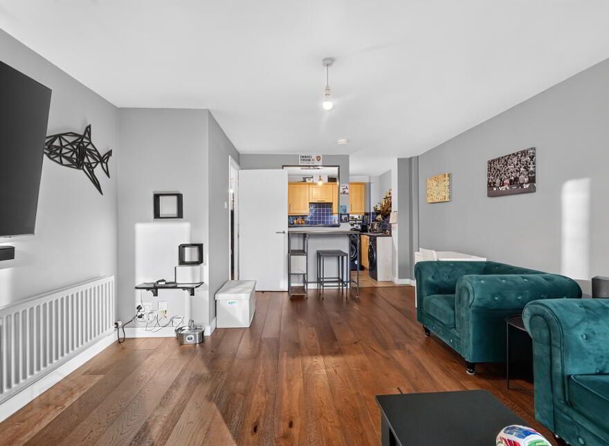 89 Queens Square, Belfast, BT1 3FF