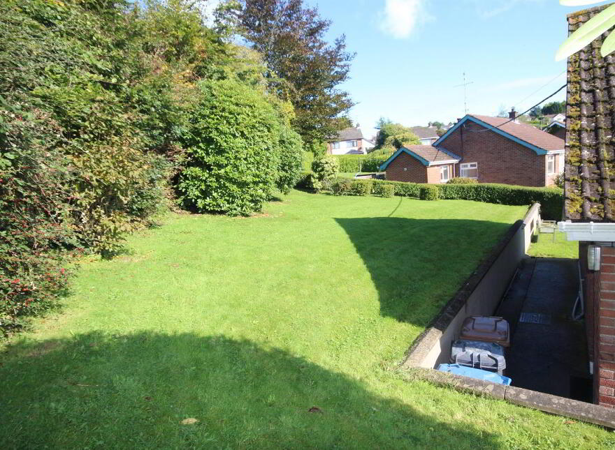 6 Iveagh Park, Downpatrick, BT30 6JZ