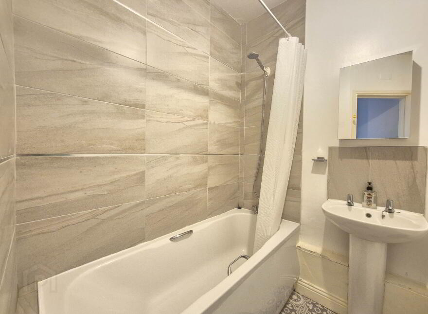2 Foyleview Apartments, Strand Road, Derry, BT48 7NS