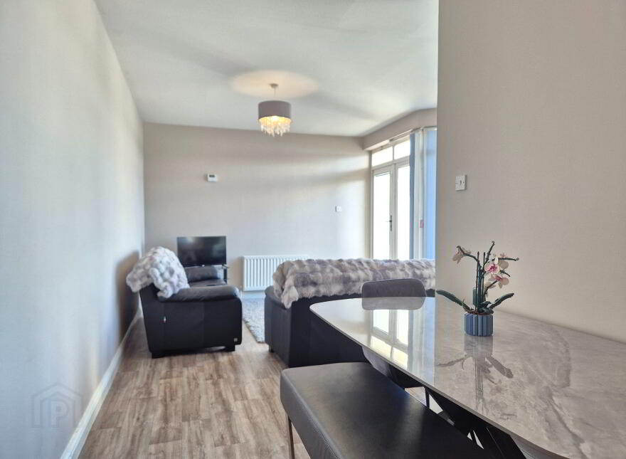 2 Foyleview Apartments, Strand Road, Derry, BT48 7NS