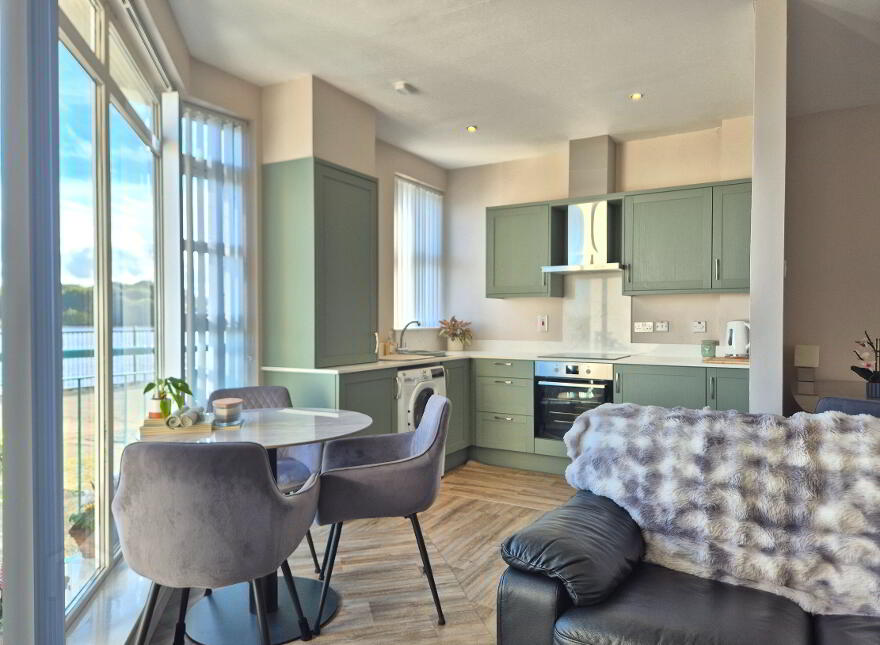2 Foyleview Apartments, Strand Road, Derry, BT48 7NS