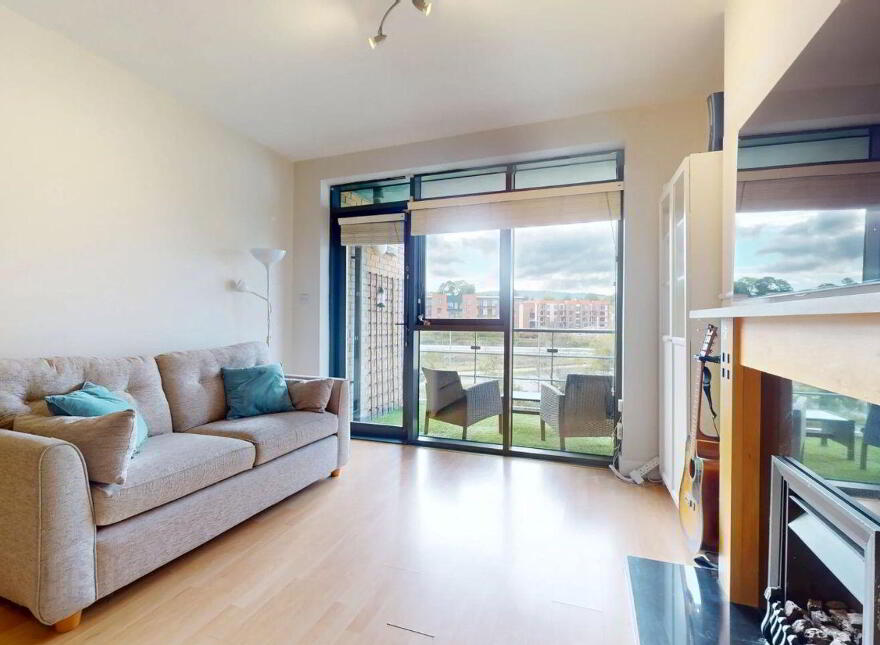 161 The Oval, Block, O Tullyvale, Dublin 18, D18Y840