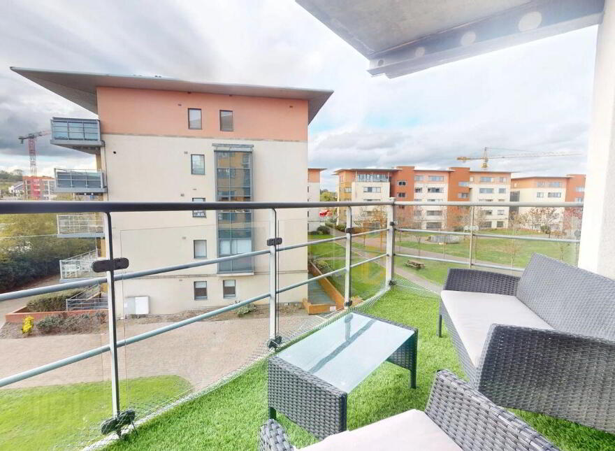 161 The Oval, Block, O Tullyvale, Dublin 18, D18Y840