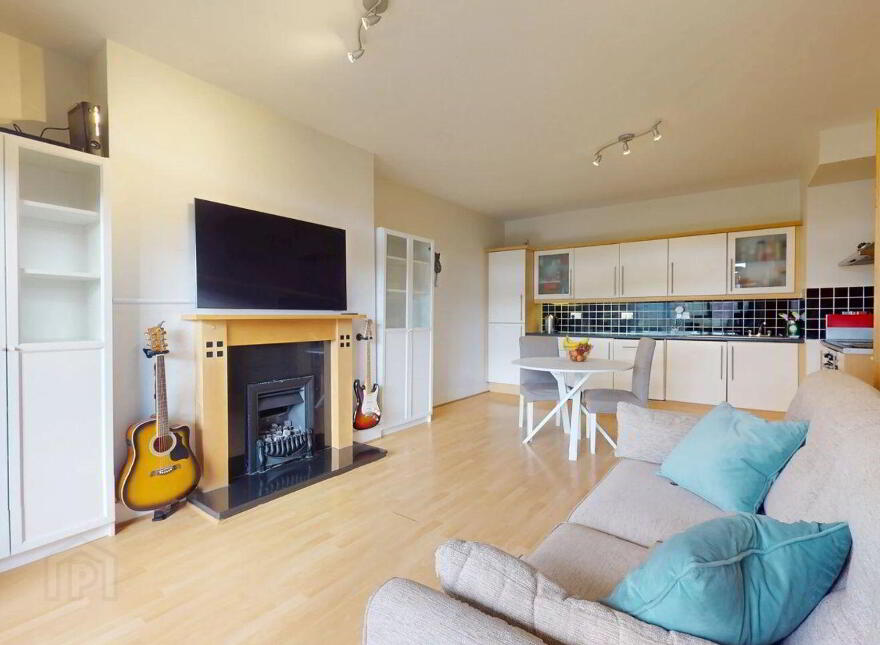 161 The Oval, Block, O Tullyvale, Dublin 18, D18Y840