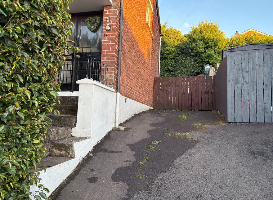44 Woodbreda Drive, Saintfield Road, Belfast, BT8 7HZ