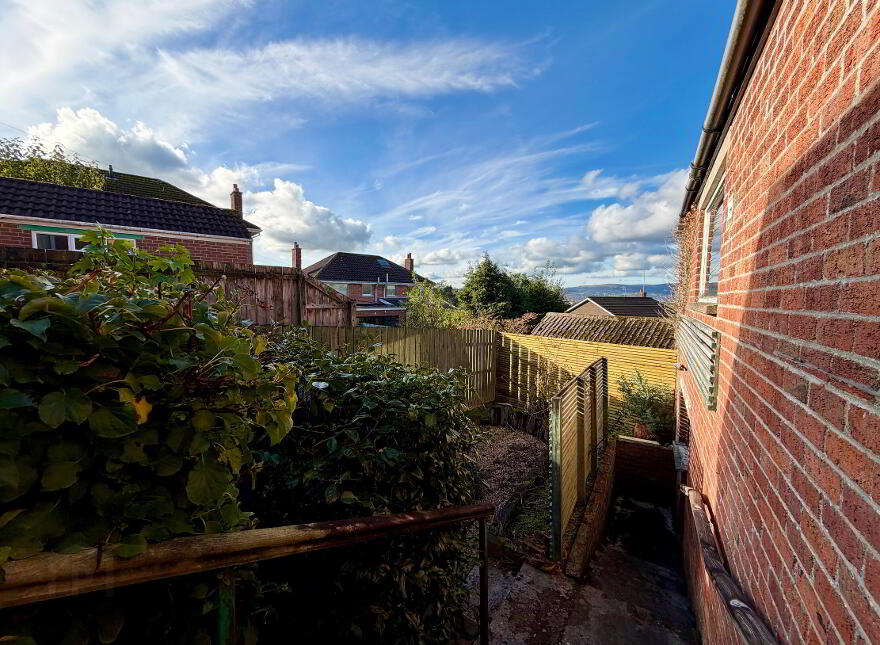 4 Martinville Park, Belfast, BT8 7JH
