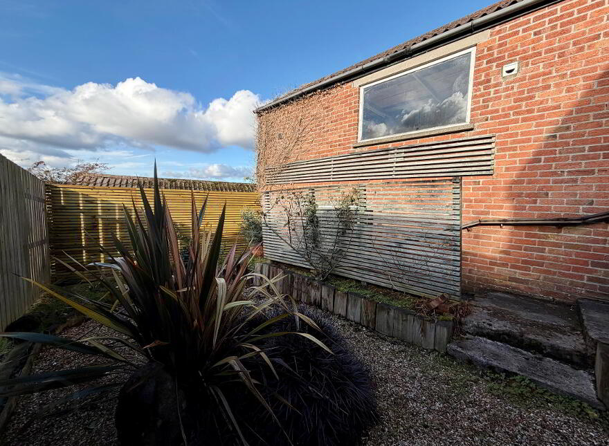 4 Martinville Park, Belfast, BT8 7JH