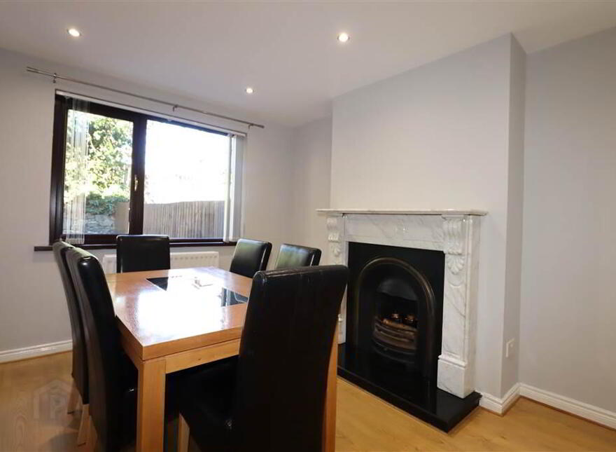 5 Beechdene Drive, Lisburn, BT28 3LY