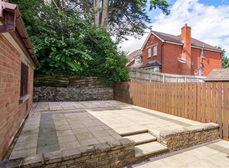 5 Beechdene Drive, Lisburn, BT28 3LY