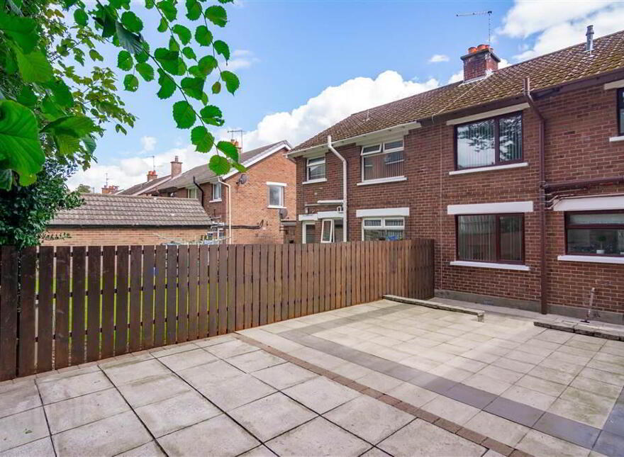 5 Beechdene Drive, Lisburn, BT28 3LY
