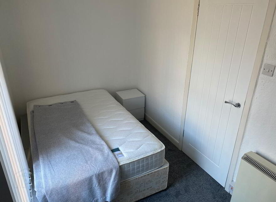 4 Daphne Street, Belfast, BT12 5PQ