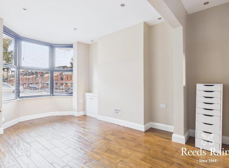 204 Ravenhill Road, Belfast, BT6 8EF