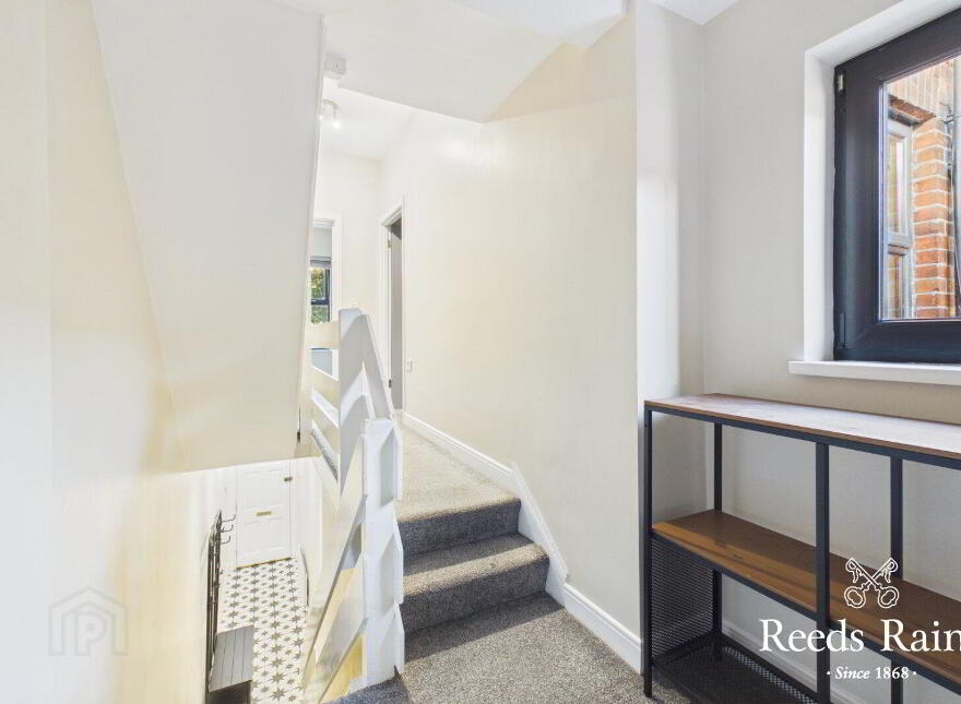 204 Ravenhill Road, Belfast, BT6 8EF