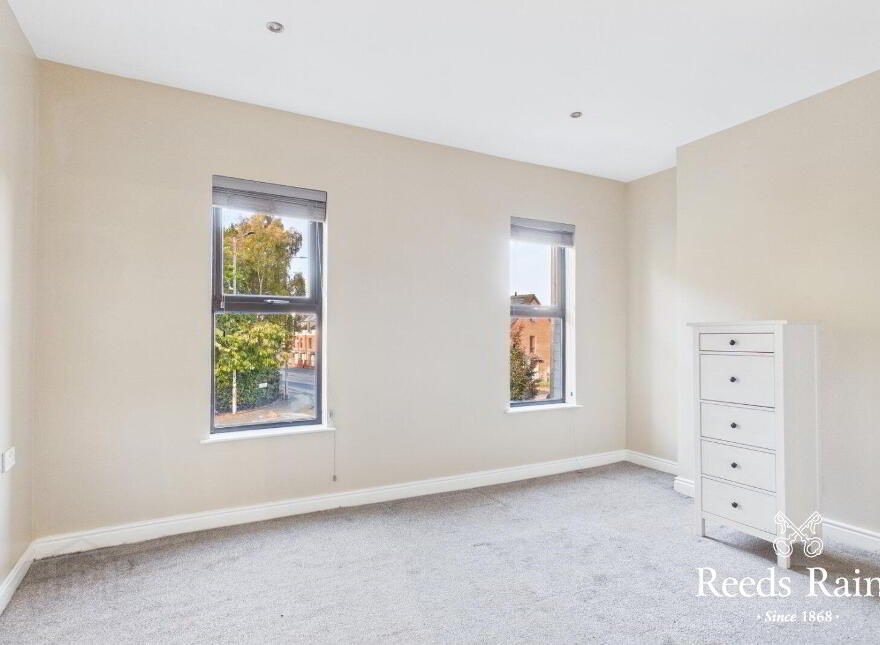 204 Ravenhill Road, Belfast, BT6 8EF