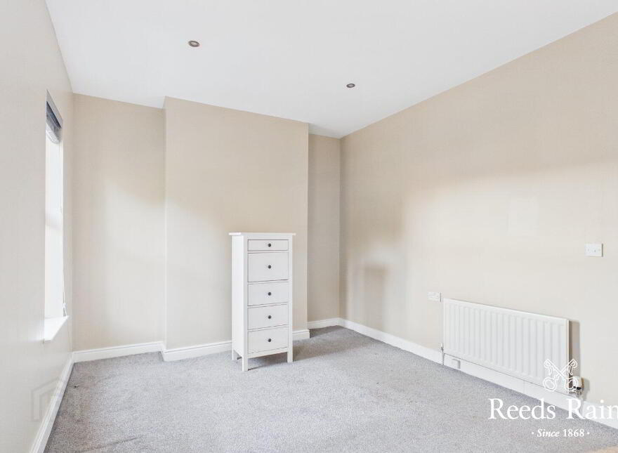 204 Ravenhill Road, Belfast, BT6 8EF