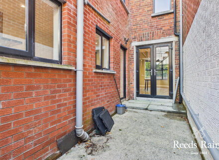 204 Ravenhill Road, Belfast, BT6 8EF