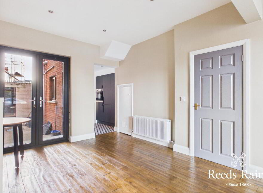 204 Ravenhill Road, Belfast, BT6 8EF