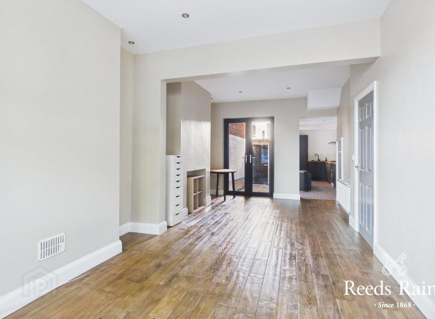 204 Ravenhill Road, Belfast, BT6 8EF